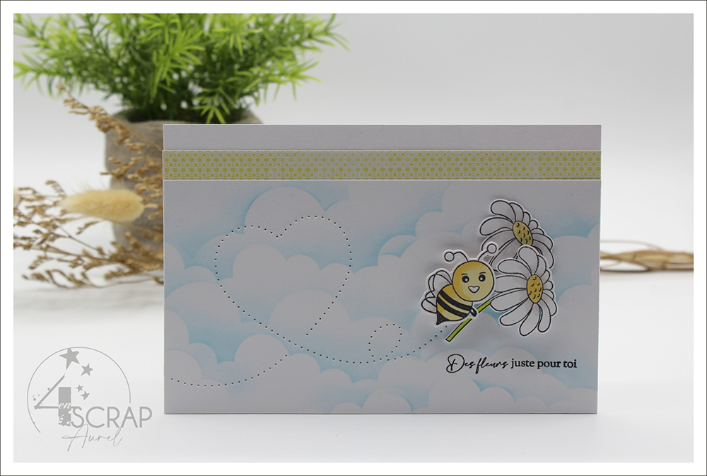 Carte de scrapbooking sur le thème du printemps et des abeilles